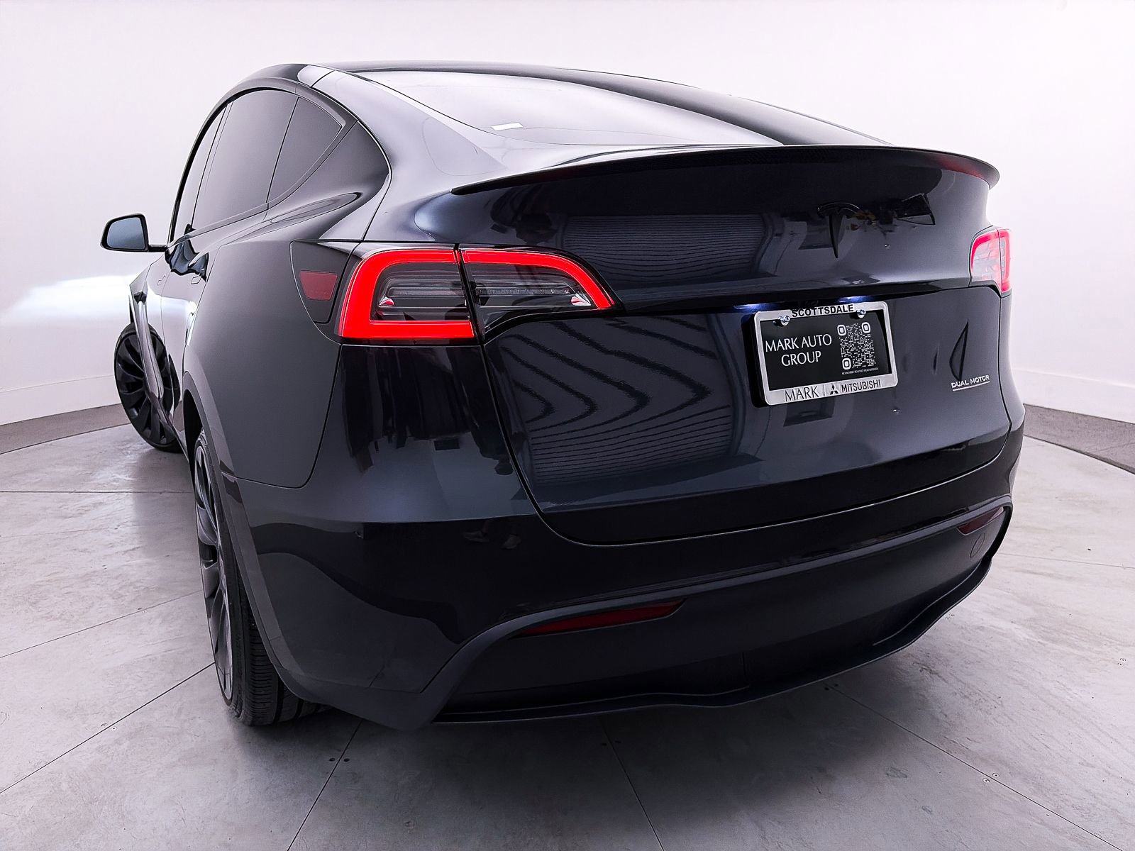 Used 2024 Tesla Model Y Performance image 8