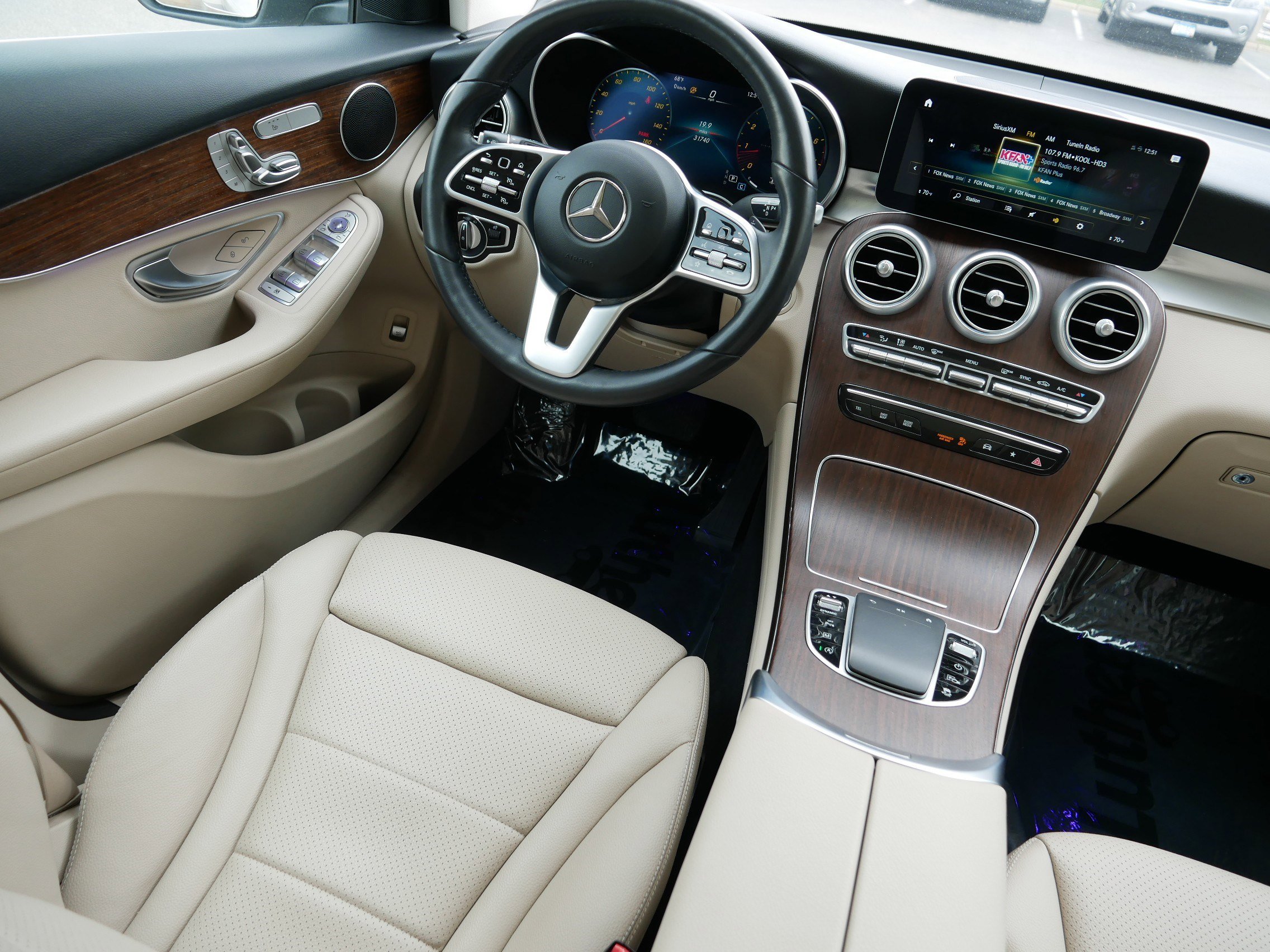 Used 2022 Mercedes-Benz GLC 300 4MATIC image 9