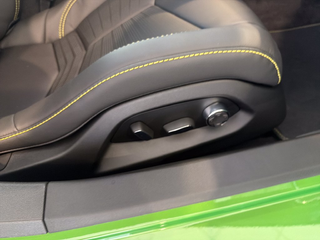 New 2027 Chevrolet Corvette Stingray Convertible w/ Z51 Performance Package RWD image 28