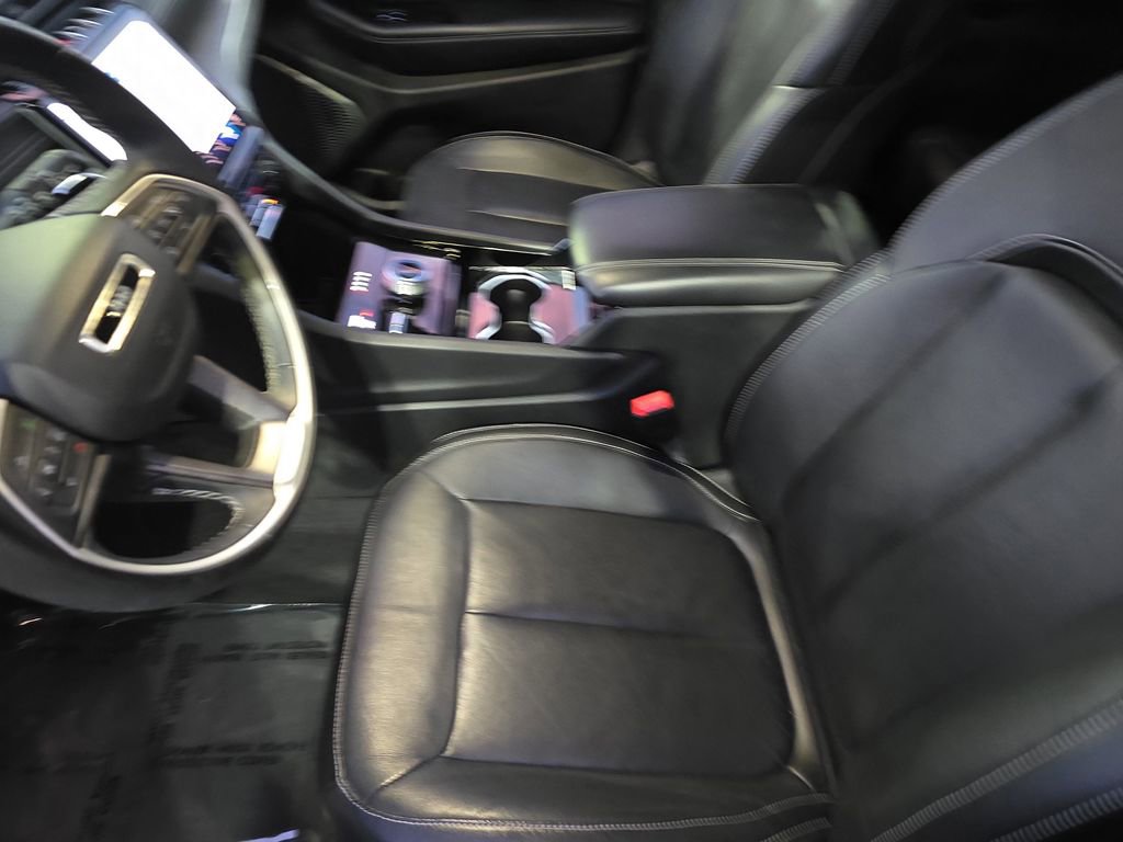 Used 2022 Jeep Grand Cherokee Limited image 19