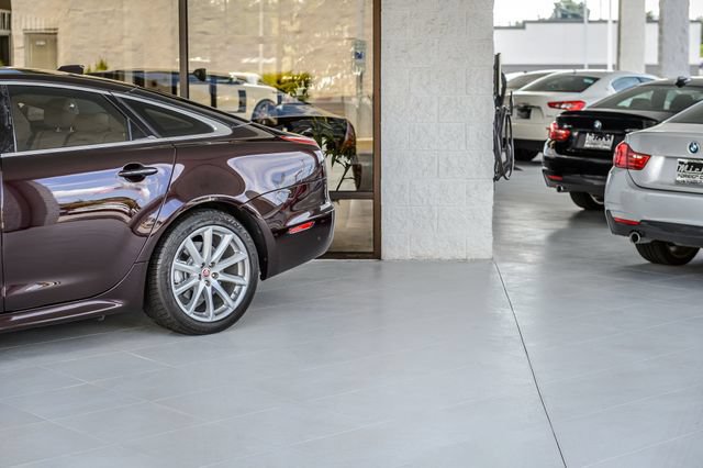 Used 2016 Jaguar XJ R-Sport RWD image 61
