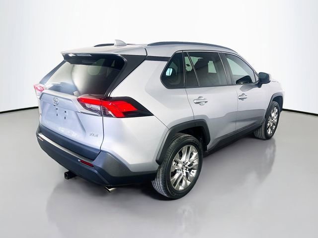 Used 2020 Toyota RAV4 XLE Premium FWD image 8