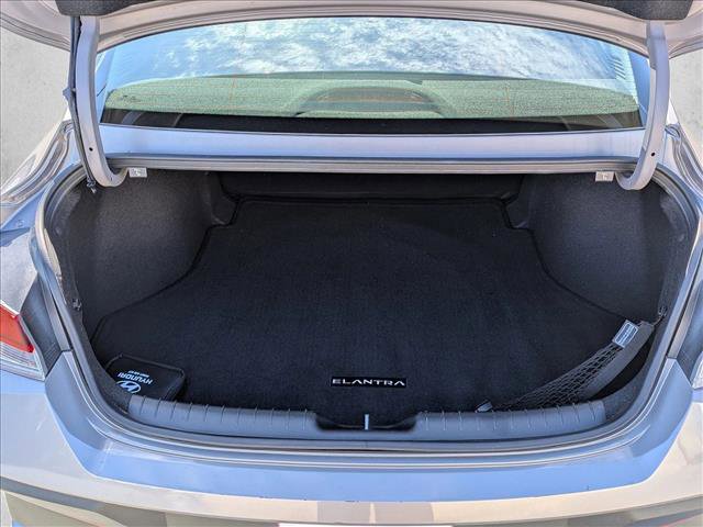 Used 2024 Hyundai Elantra SEL FWD image 6