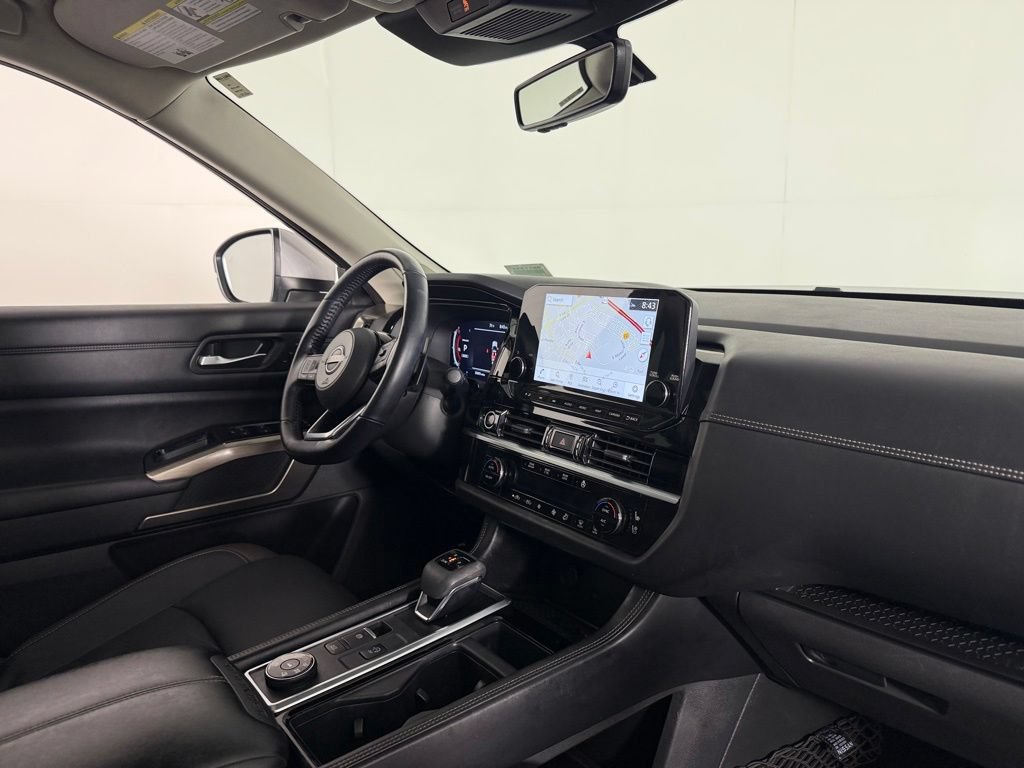 Used 2024 Nissan Pathfinder Platinum AWD/4WD image 34