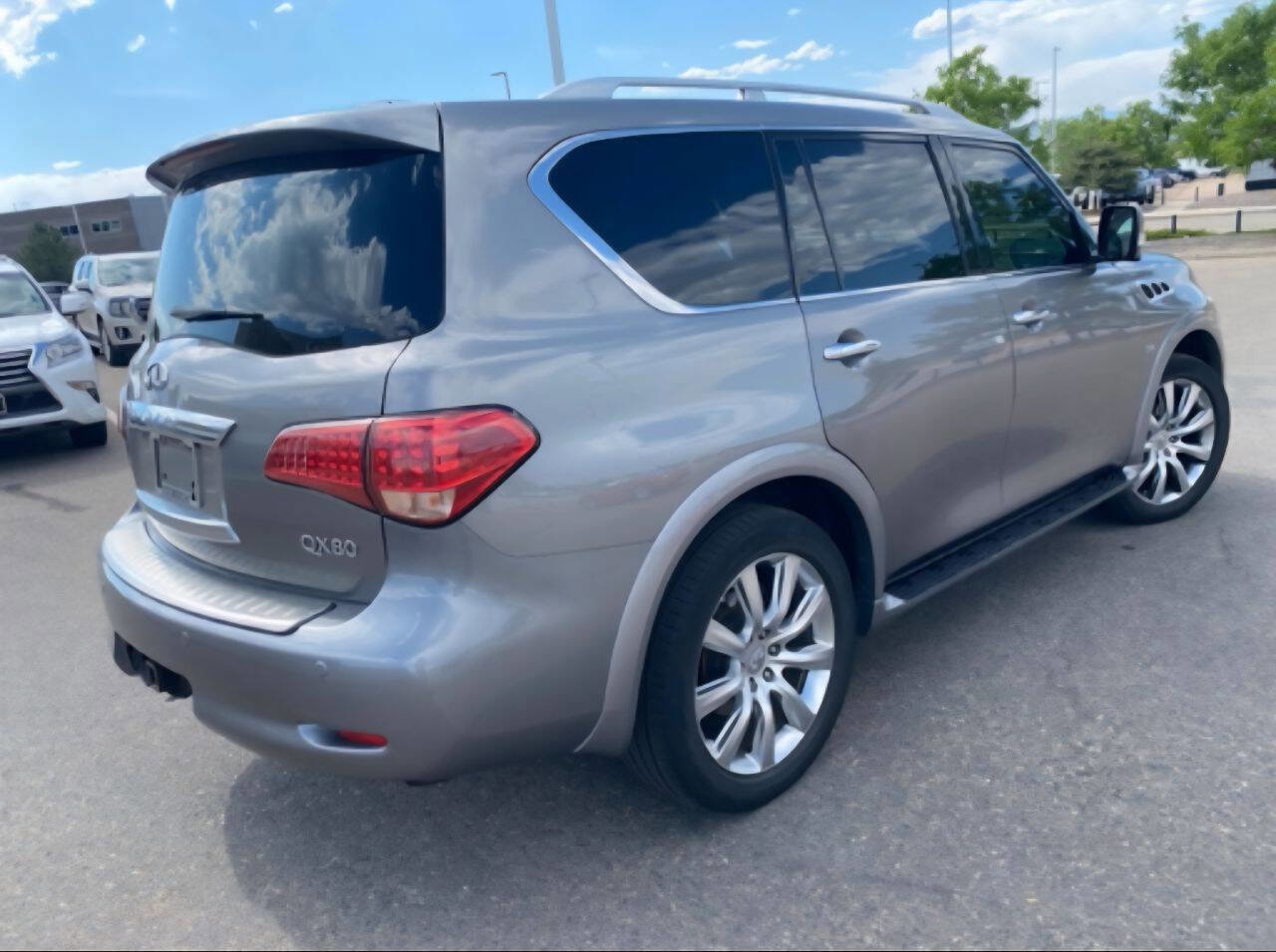 Used 2014 INFINITI QX80 4WD w/ Deluxe Touring Package image 13