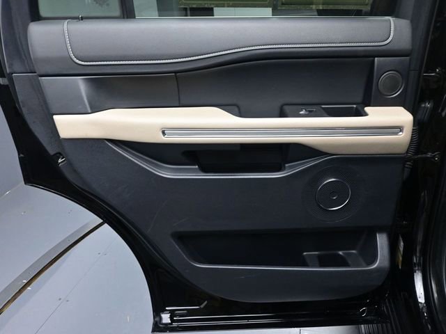 Used 2024 Ford Expedition Limited image 28