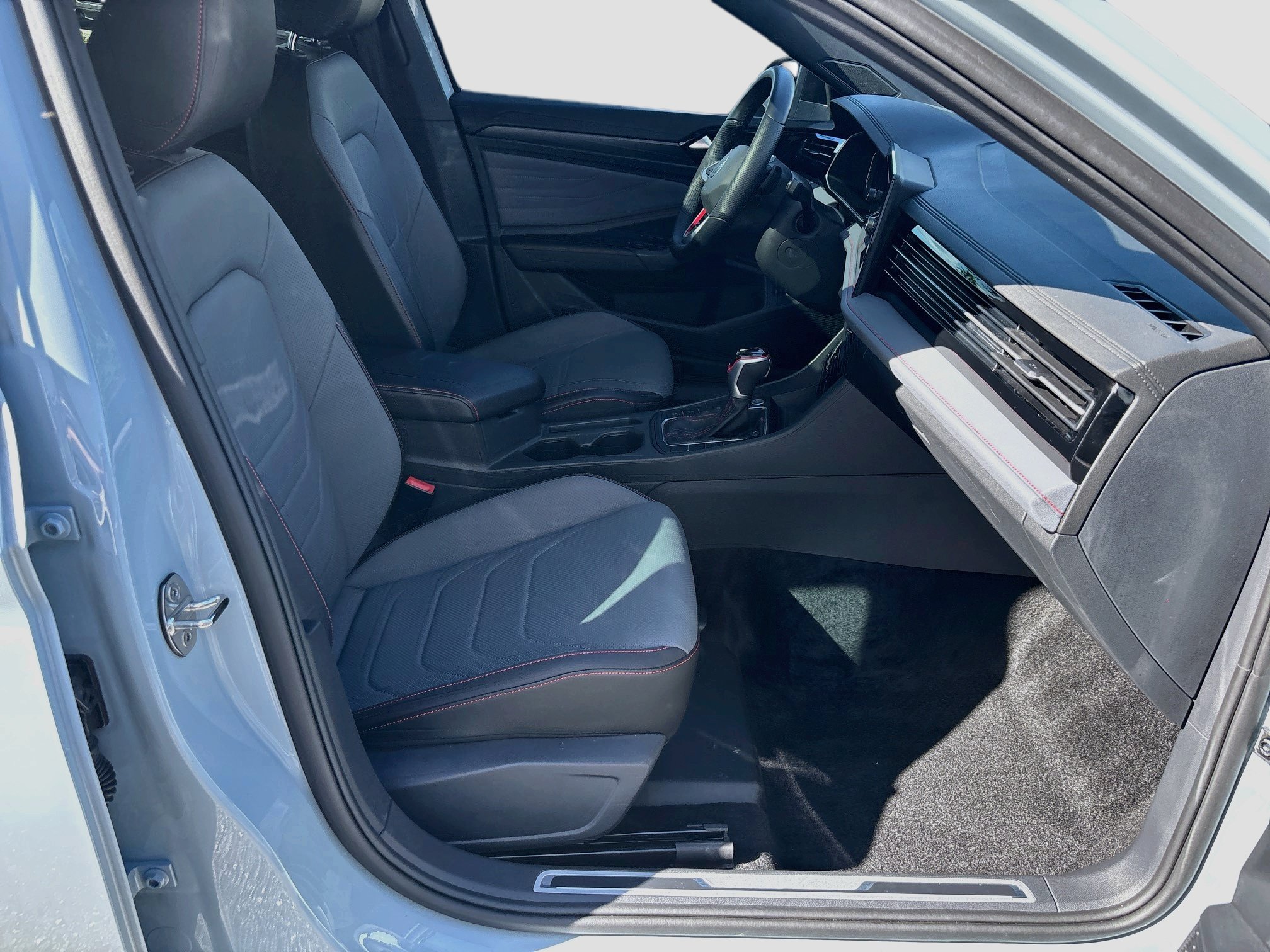 Used 2026 Volkswagen Jetta GLI Autobahn FWD image 28