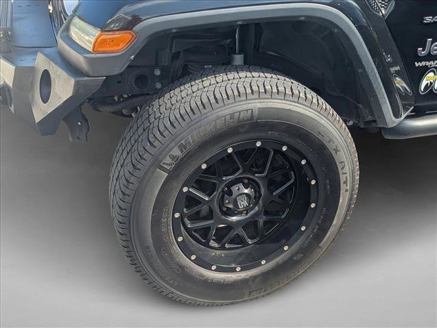 Used 2018 Jeep Wrangler Unlimited Sahara AWD/4WD image 21