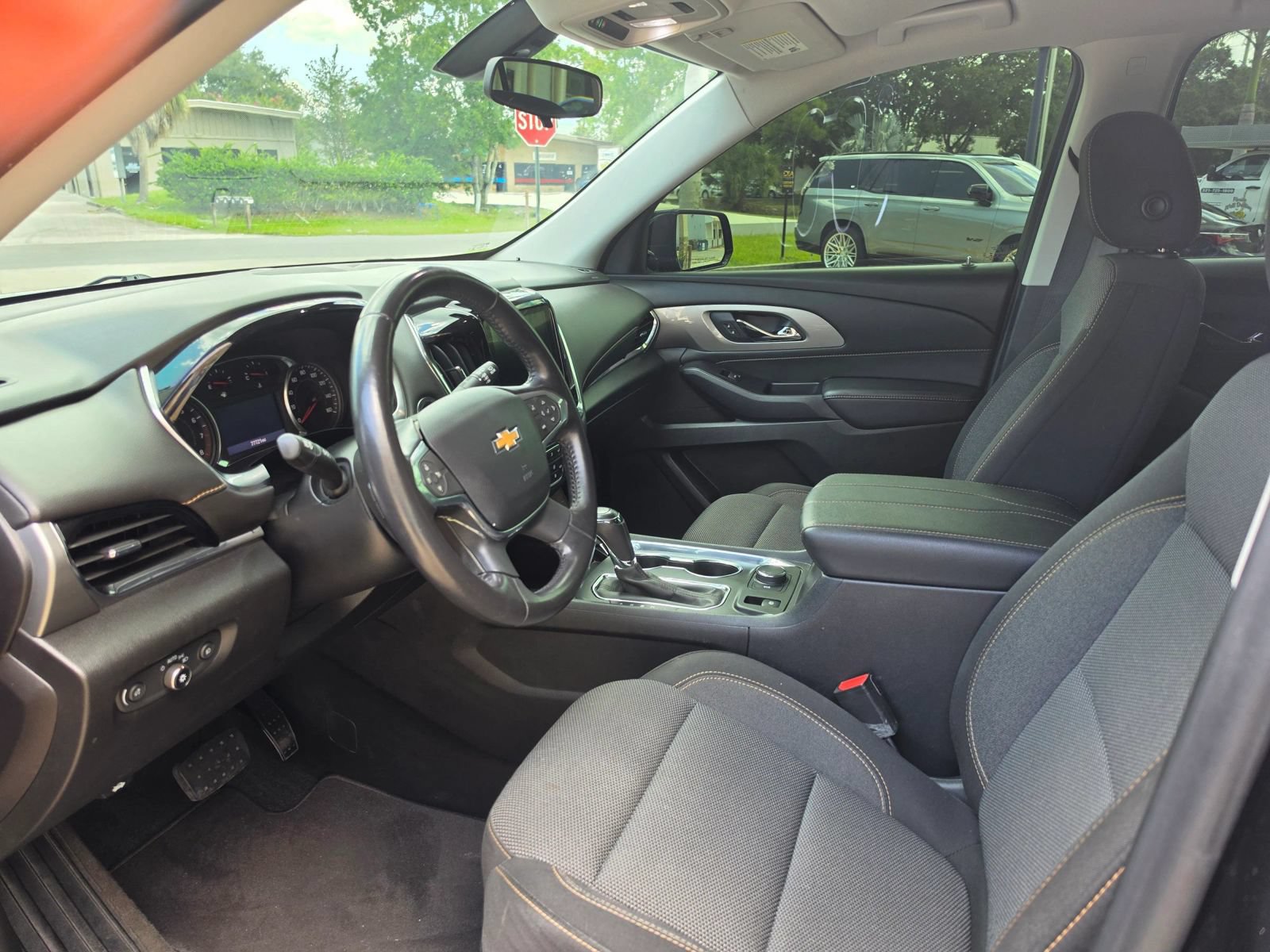 Used 2020 Chevrolet Traverse LT FWD image 10