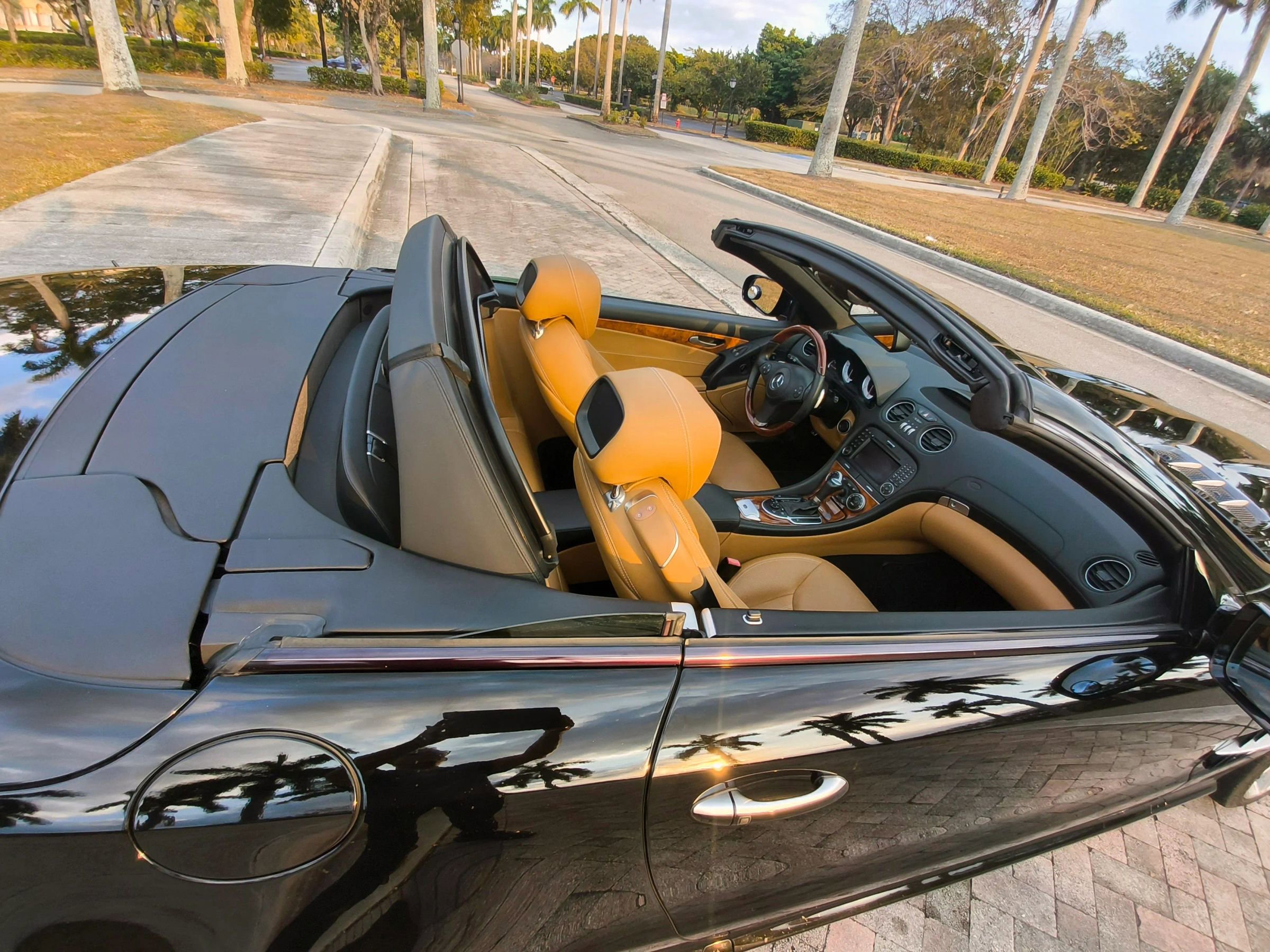 Used 2012 Mercedes-Benz SL 550 image 16