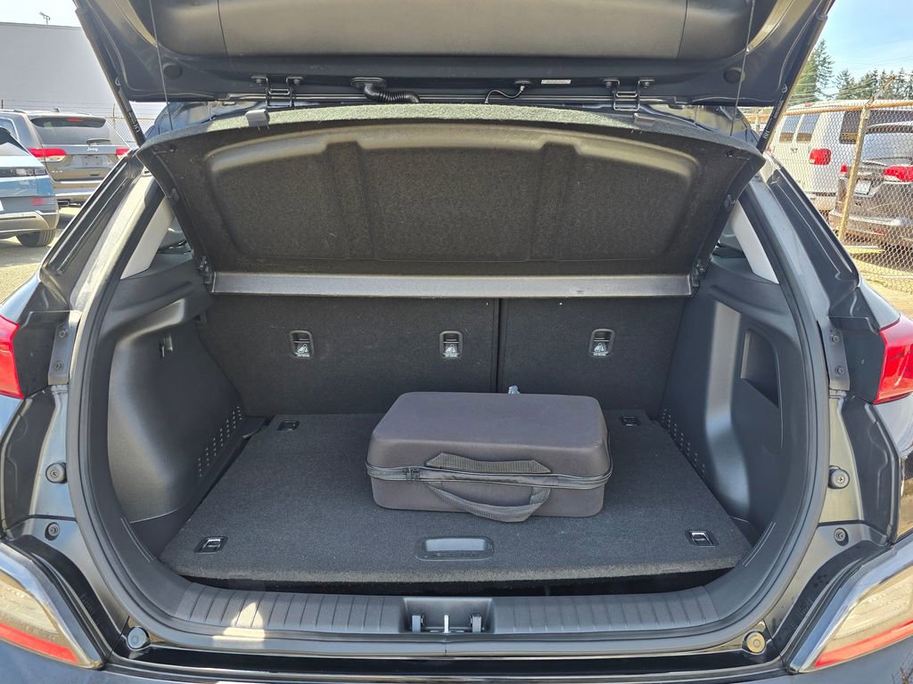 Used 2023 Hyundai Kona SE FWD image 12