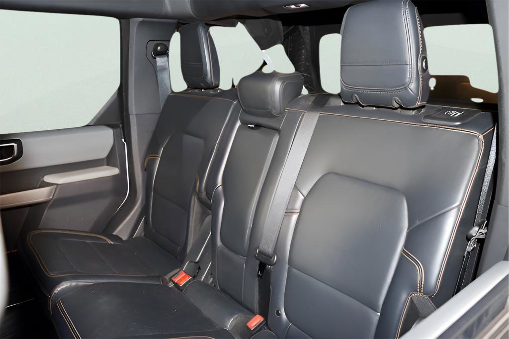 Used 2022 Ford Bronco Badlands image 14