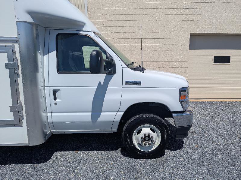 Used 2025 Ford E-450 and Econoline 450 Super Duty w/ Power Equipment Group RWD image 21