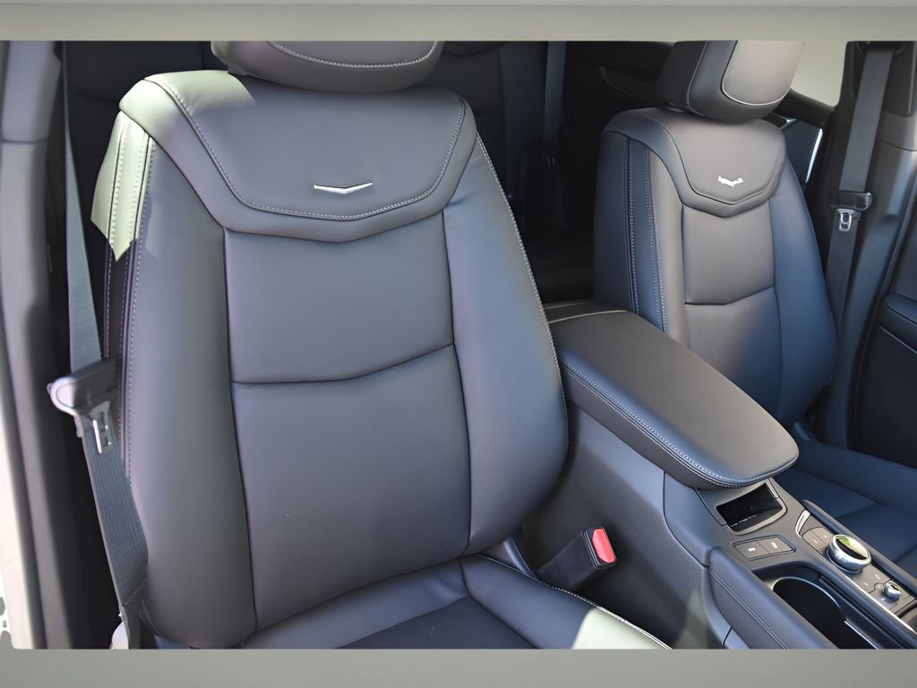 New 2025 Cadillac XT5 Sportv w/ LPO, Floor Liner Package image 30