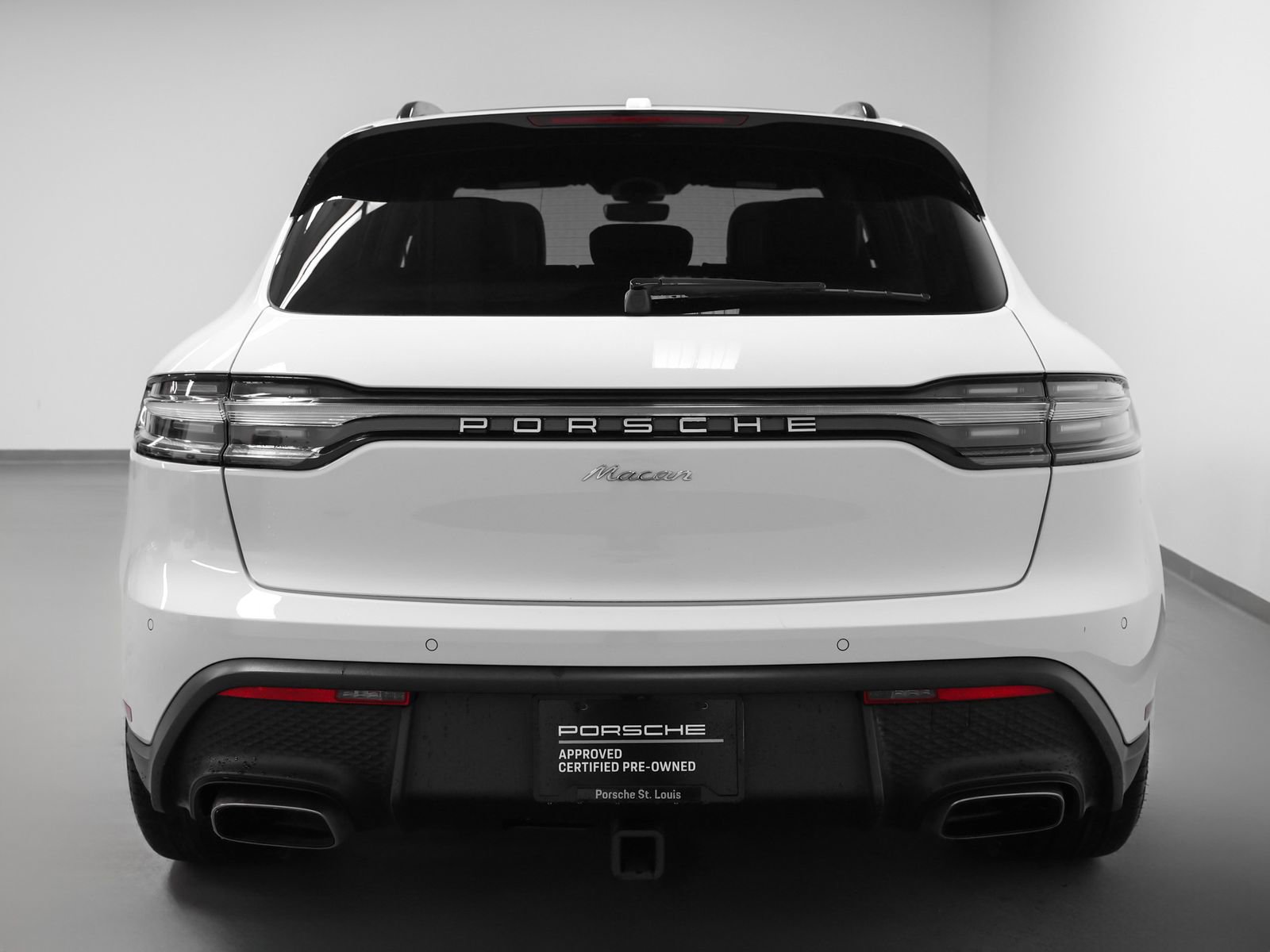 Certified 2023 Porsche Macan AWD/4WD image 11