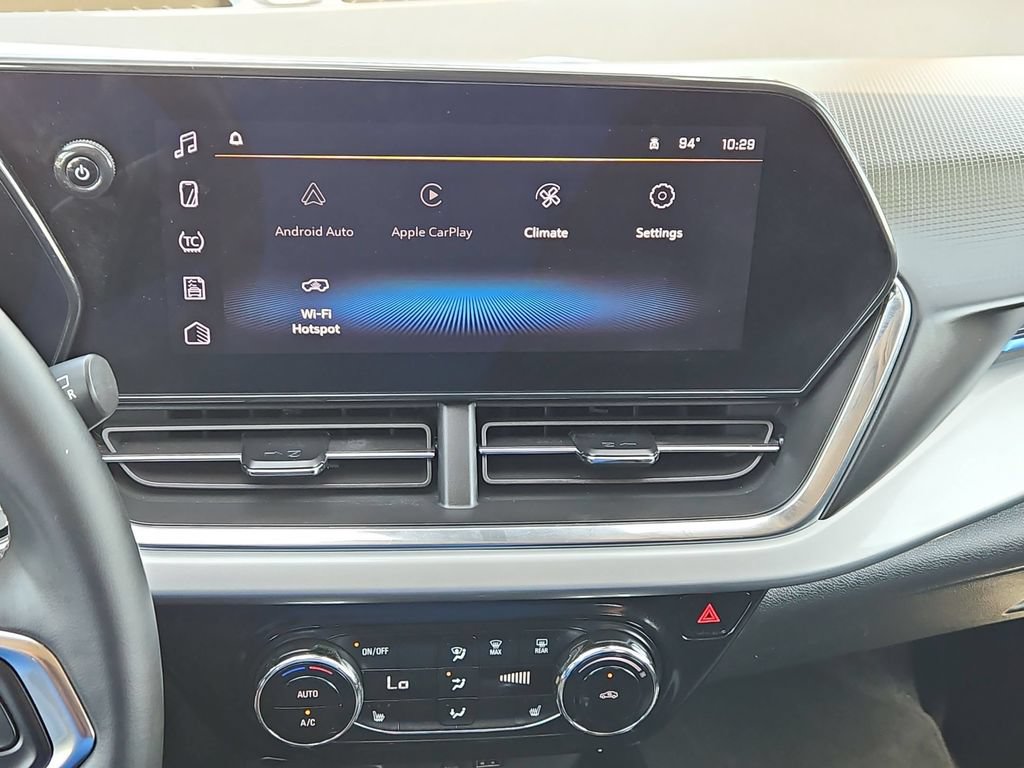 Used 2025 Chevrolet Trax LT w/ LT Convenience Package FWD image 19
