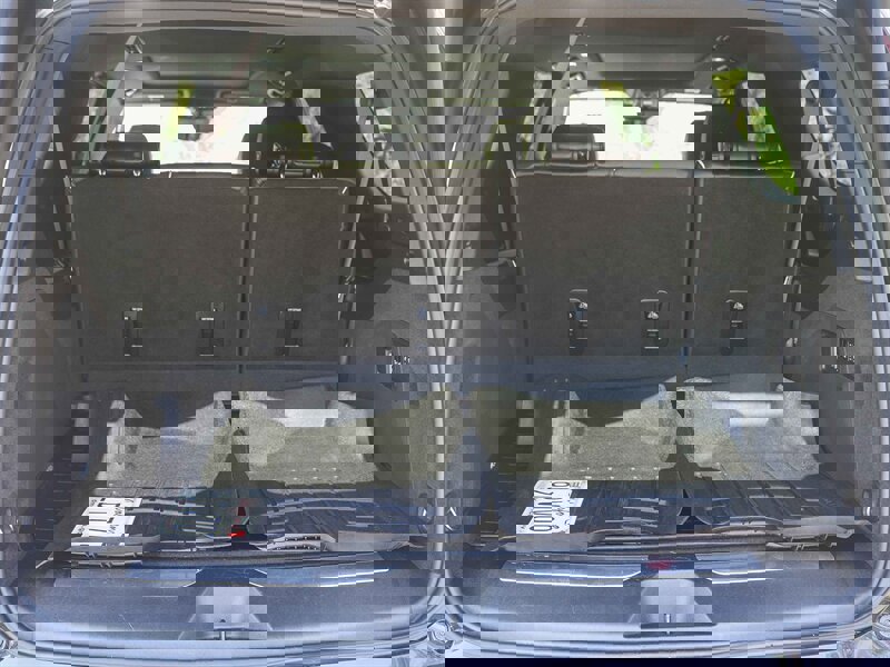 Used 2024 Cadillac Escalade ESV Premium Luxury image 34