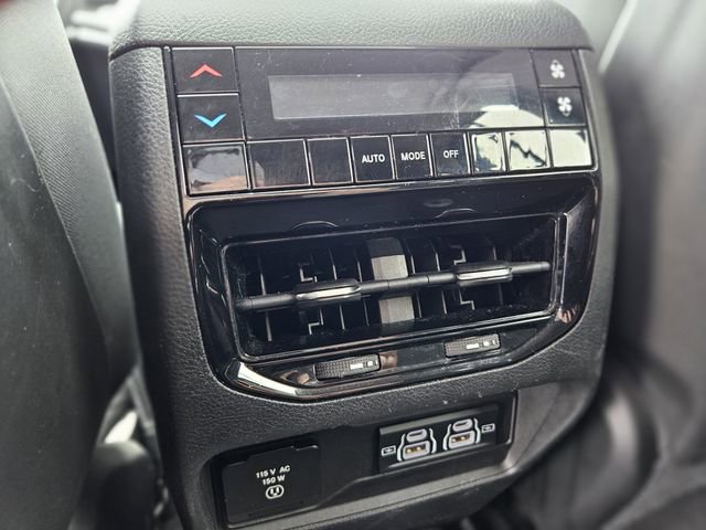 Used 2022 Jeep Grand Cherokee L Laredo w/ Luxury Tech Group I image 29