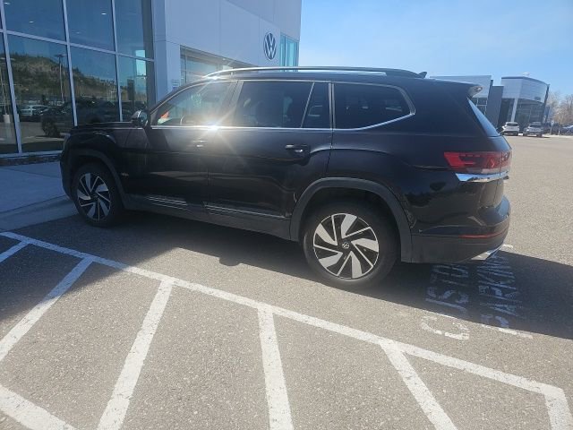 Used 2025 Volkswagen Atlas SE image 4