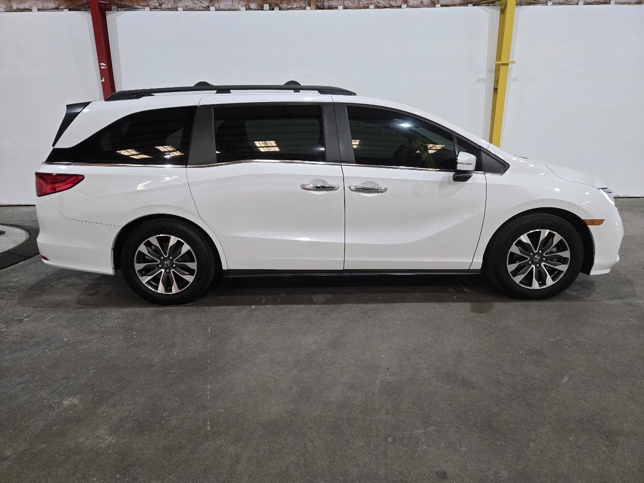 Used 2023 Honda Odyssey EX-L image 5