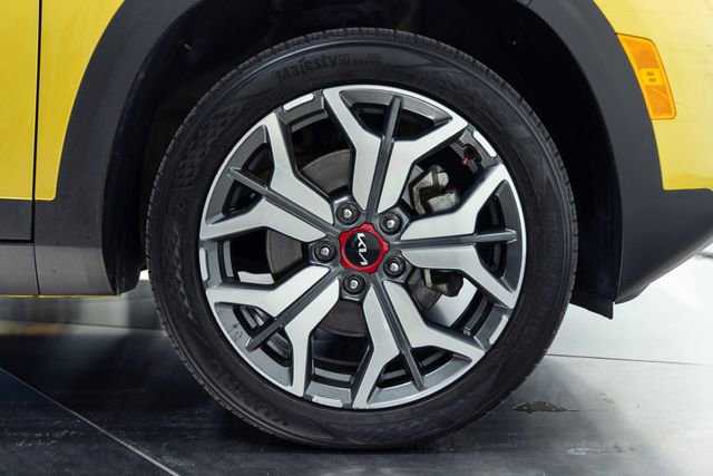 Used 2023 Kia Seltos SX w/ SX Sunroof Package image 28