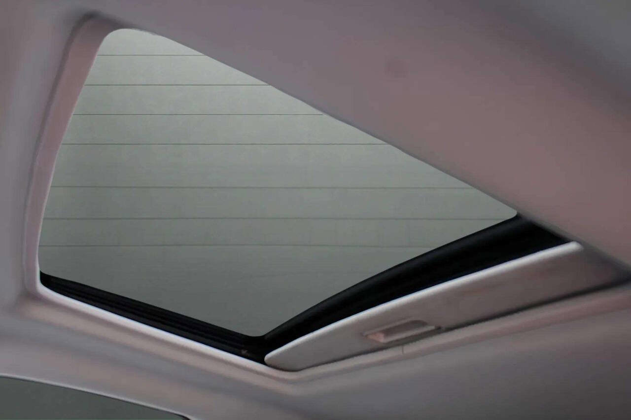 Used 2011 Chevrolet HHR LT w/ My Link Package image 22