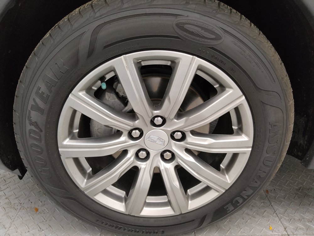 Used 2021 Cadillac XT4 Premium Luxury w/ Cold Weather Package AWD/4WD image 31