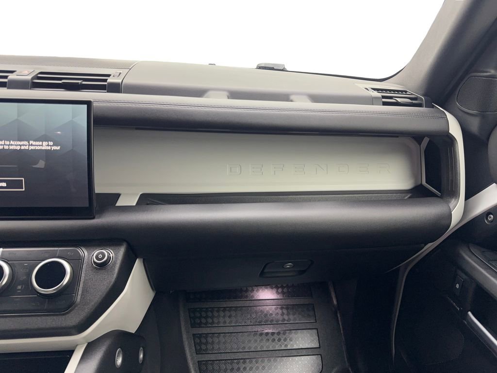 Used 2025 Land Rover Defender 110 S image 56