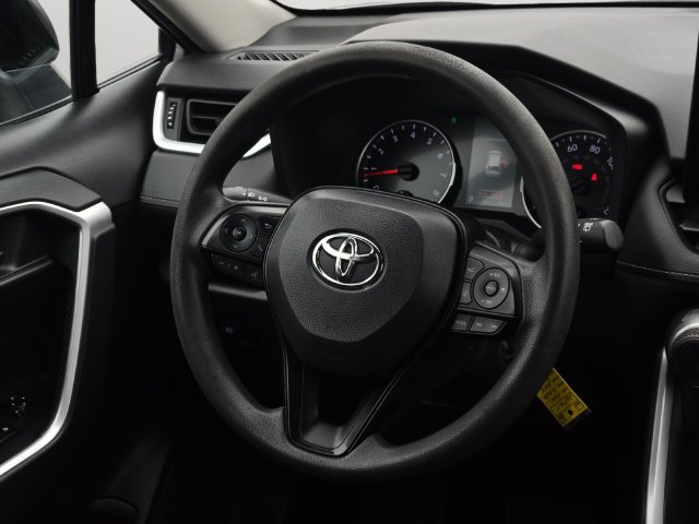 Certified 2021 Toyota RAV4 LE AWD/4WD image 18