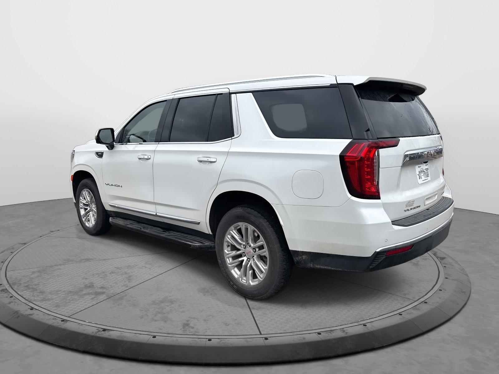 Certified 2023 GMC Yukon SLT w/ SLT Luxury Package image 6