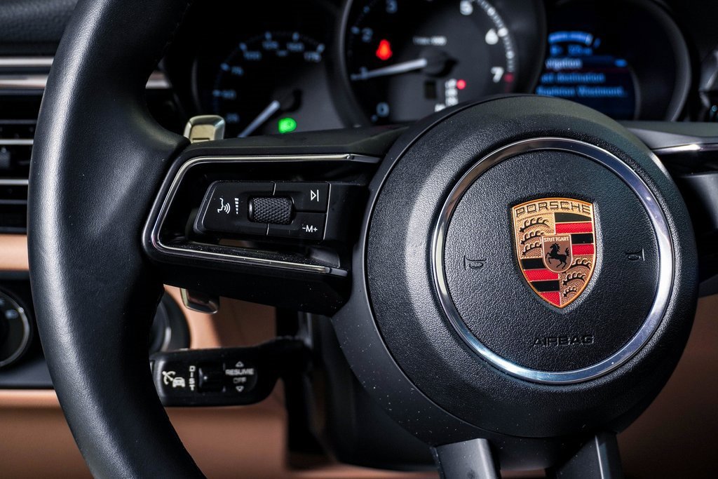 Certified 2025 Porsche Macan image 20