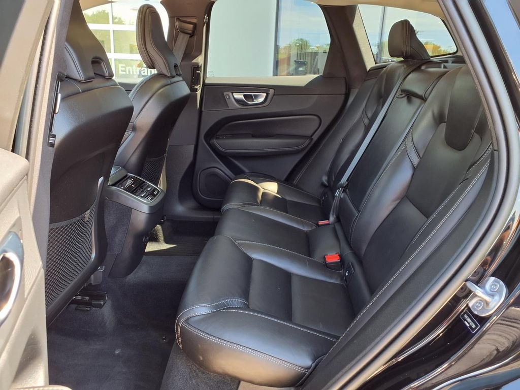 Certified 2023 Volvo XC60 B5 Ultimate w/ Climate Package AWD/4WD image 8