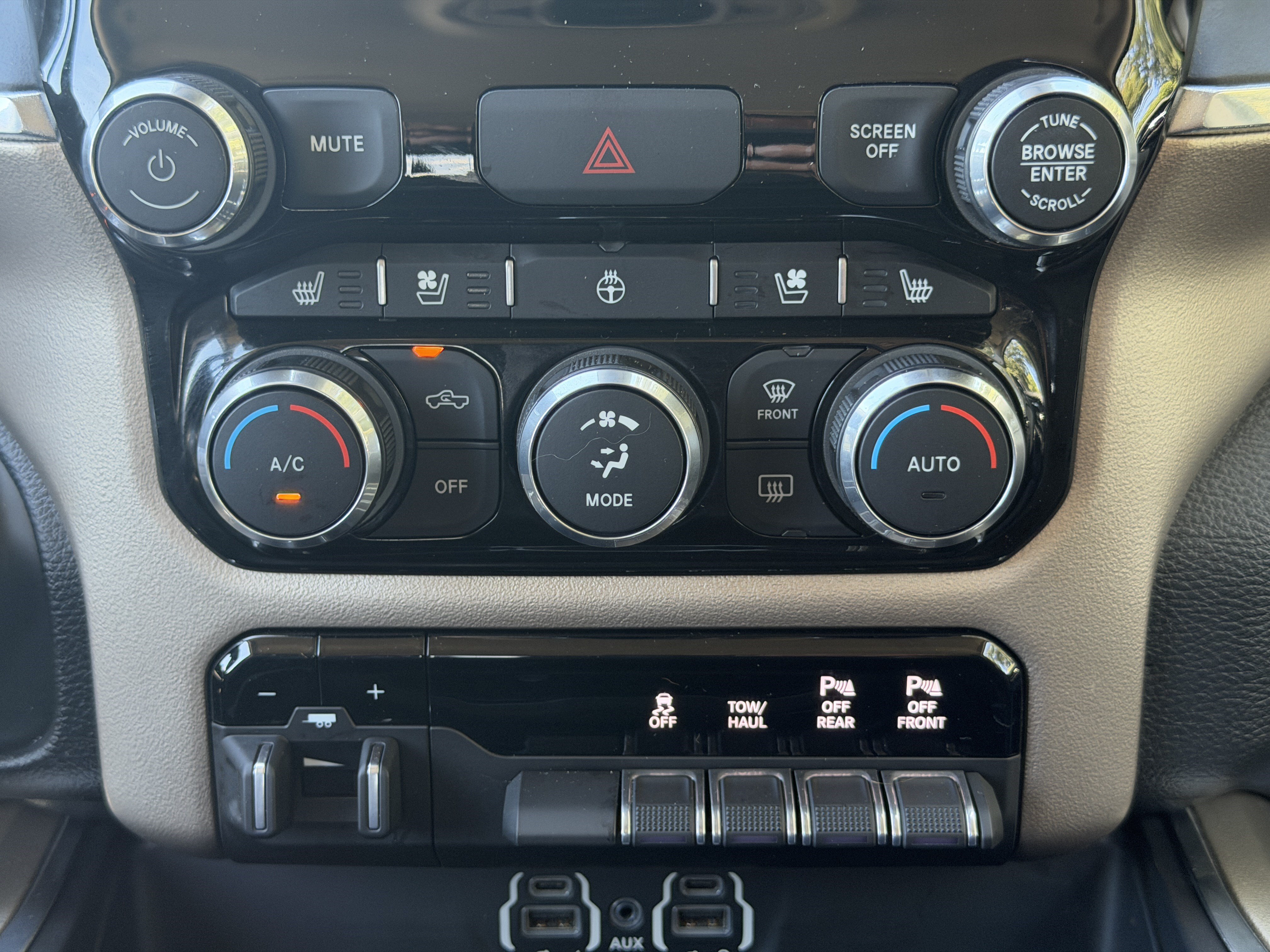 Used 2022 RAM 1500 Laramie AWD/4WD image 24