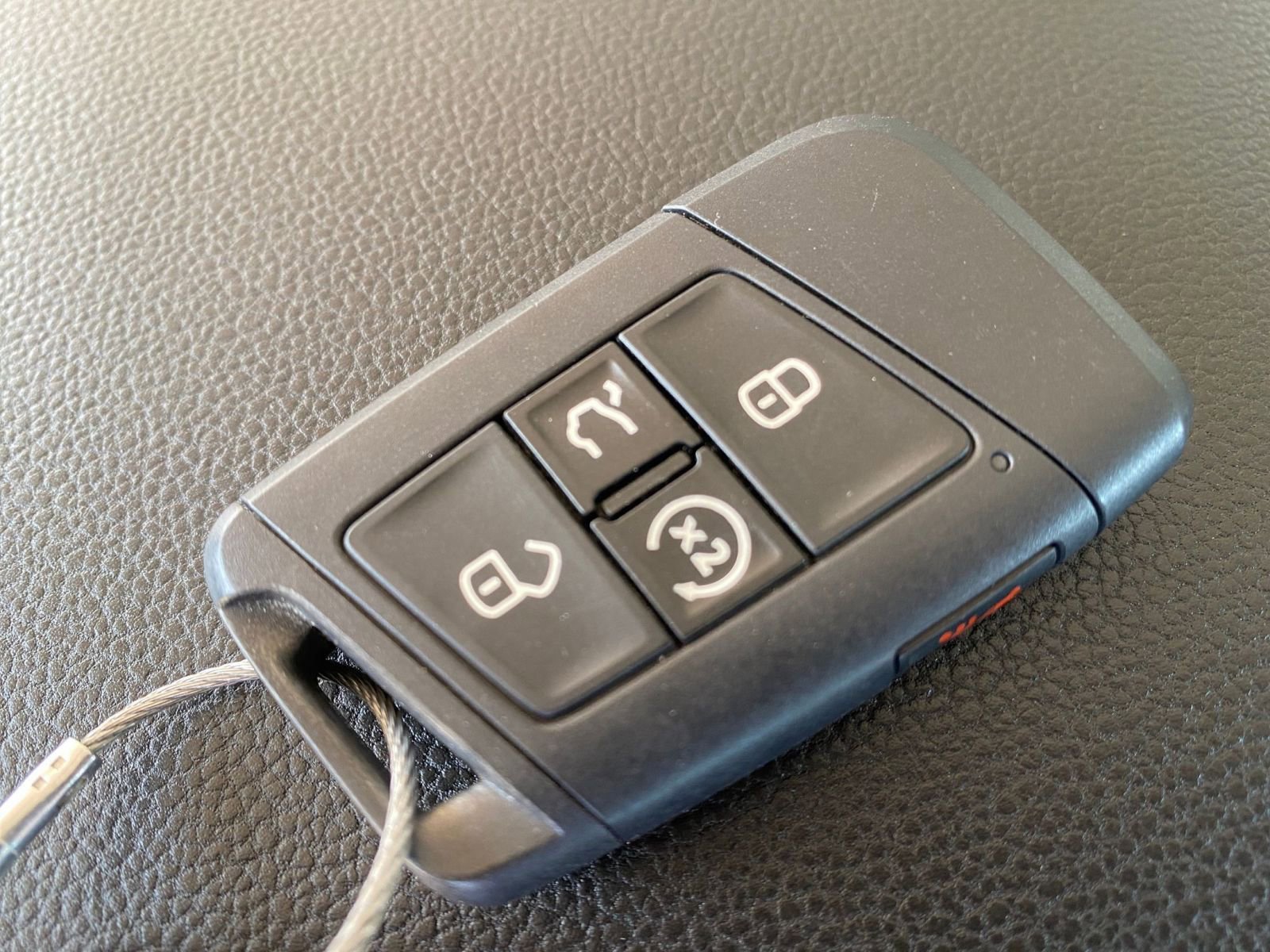 Used 2025 Volkswagen Jetta SE image 25