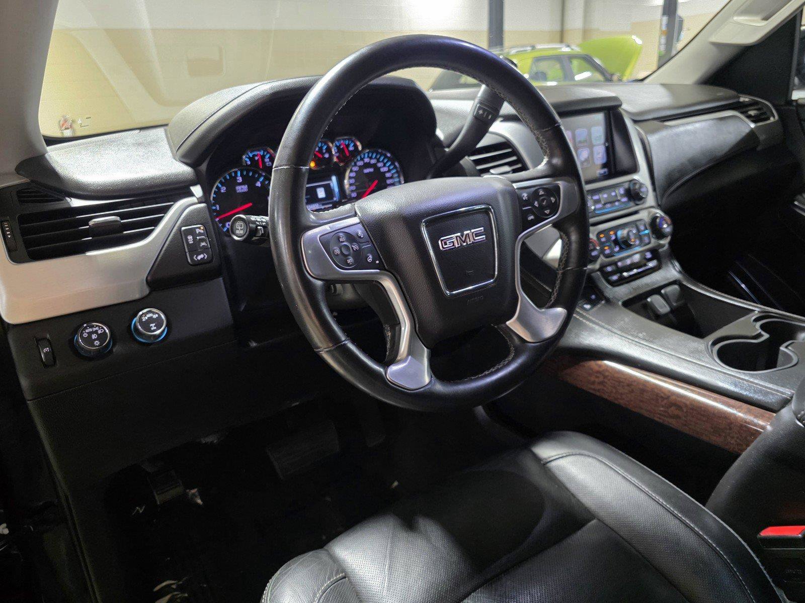 Used 2017 GMC Yukon SLT AWD/4WD image 26