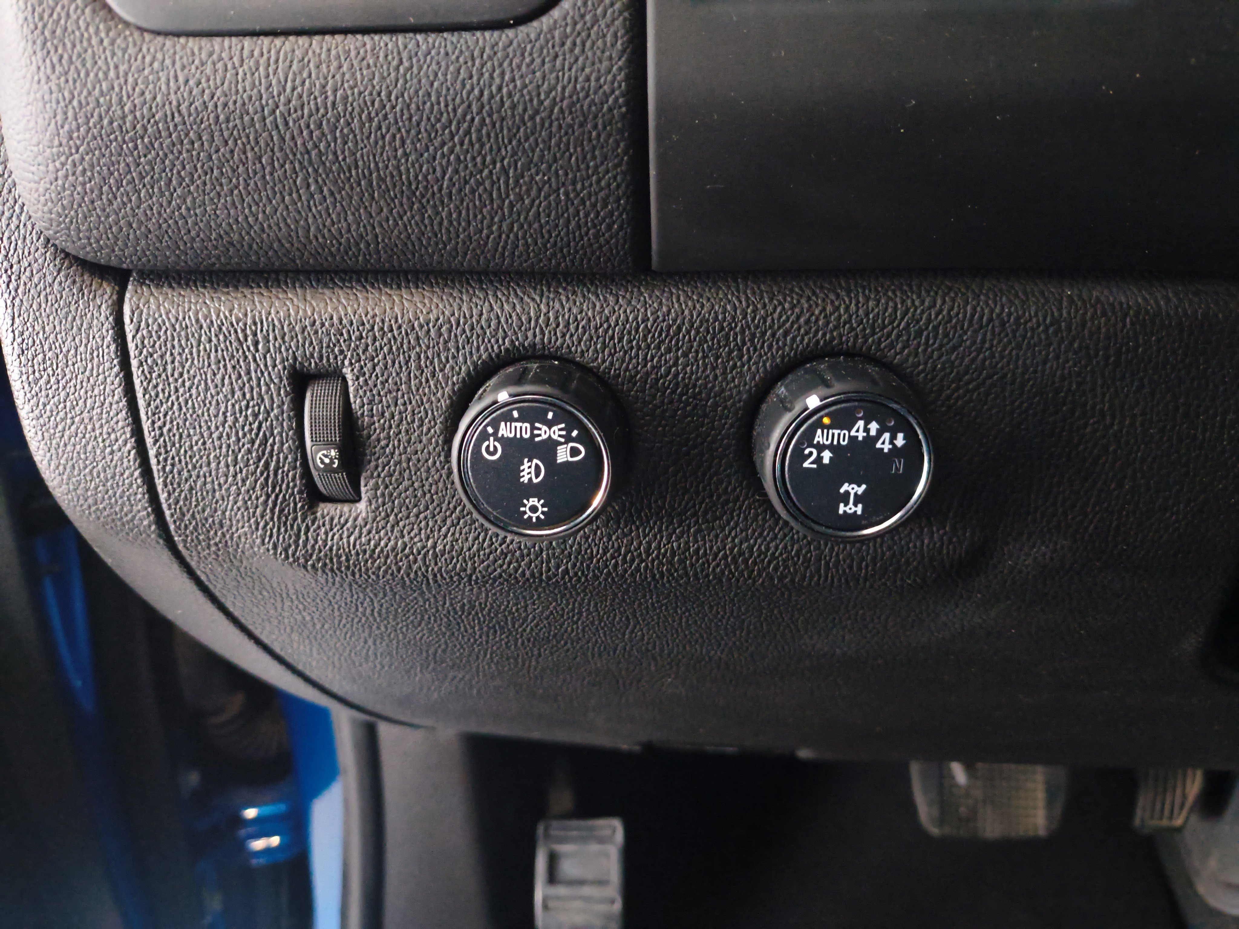 Used 2022 Chevrolet Colorado LT w/ LT Convenience Package image 12