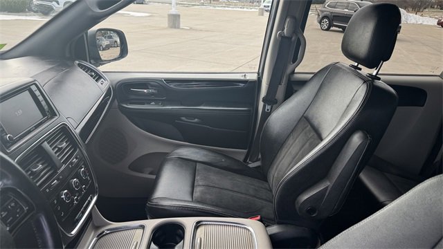 Used 2019 Dodge Grand Caravan SXT image 21