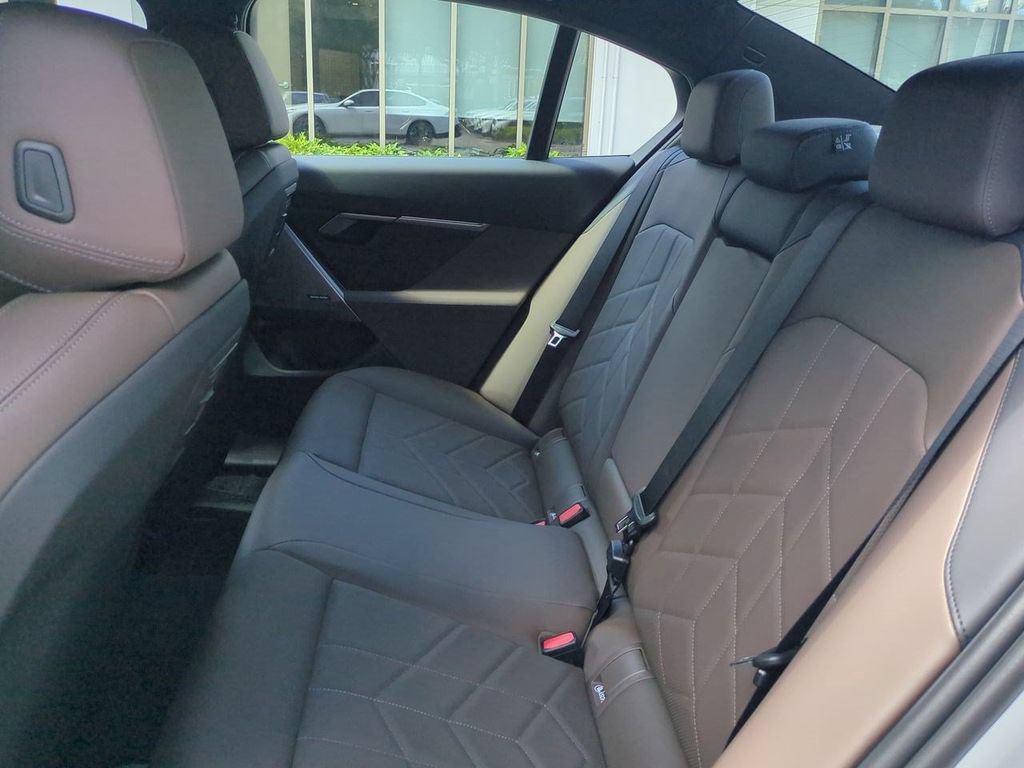 New 2027 BMW 530i xDrive w/ M Sport Package AWD/4WD image 14