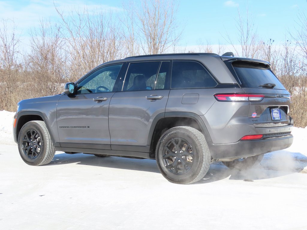 Certified 2024 Jeep Grand Cherokee Altitude image 23