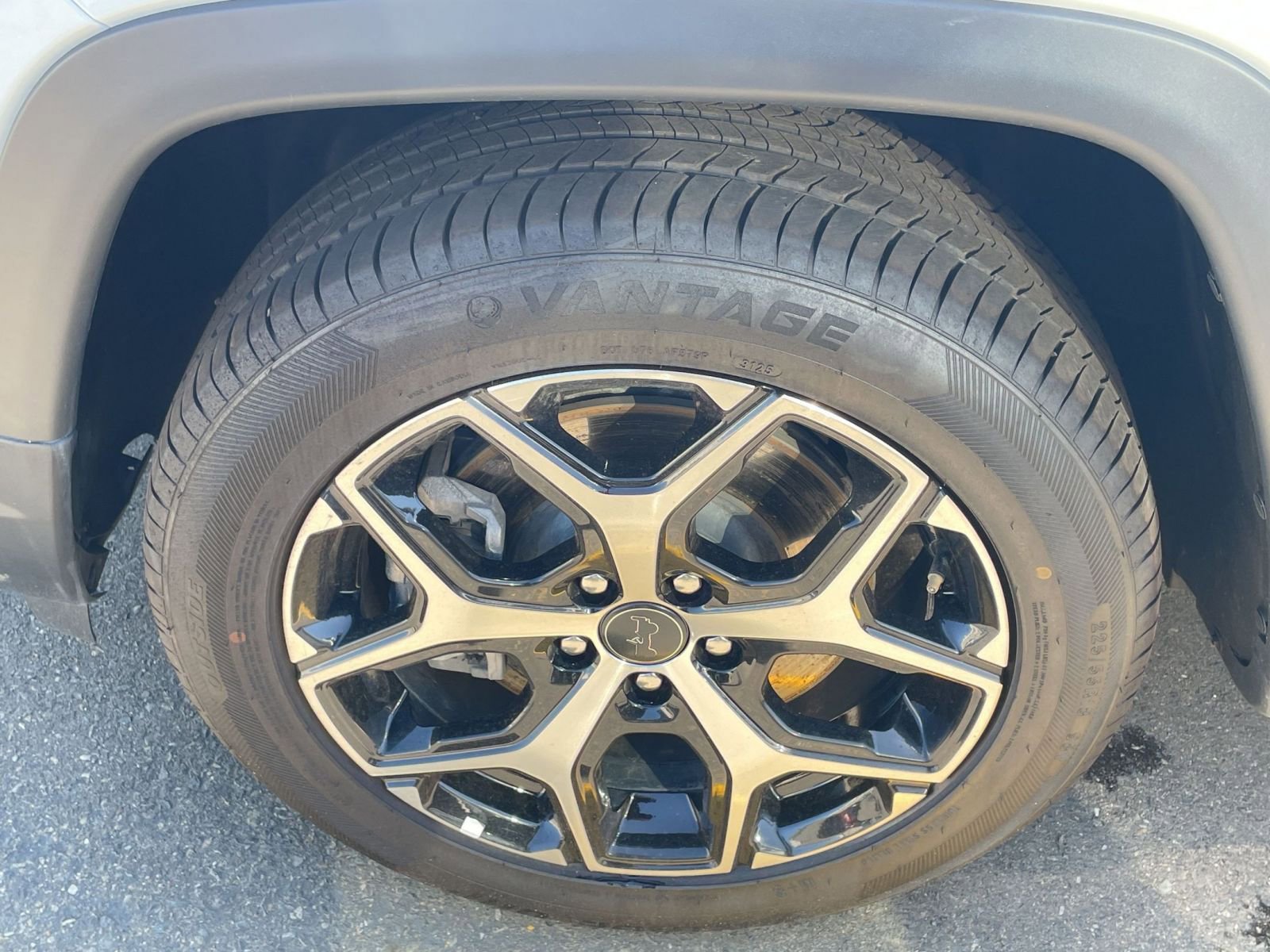 Used 2025 Jeep Compass Limited image 28