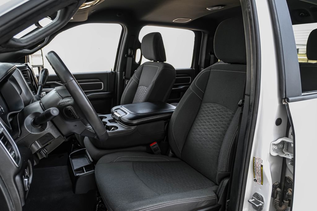 Used 2025 RAM 2500 Big Horn AWD/4WD image 32