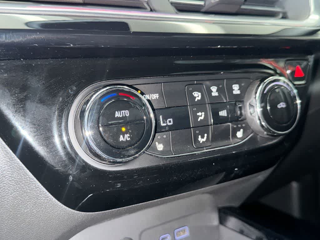 Used 2024 Chevrolet Trax RS w/ Driver Confidence Package FWD image 19