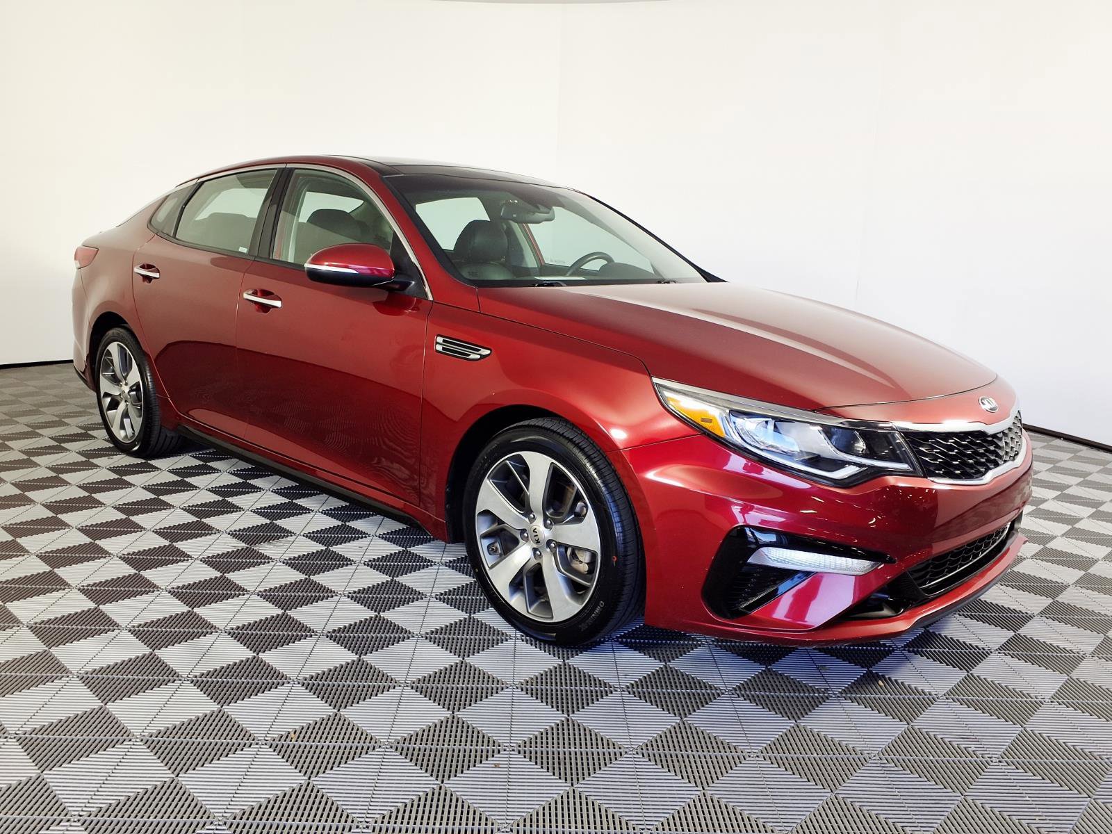 Used 2019 Kia Optima S w/ S Panoramic Sunroof Package FWD image 3