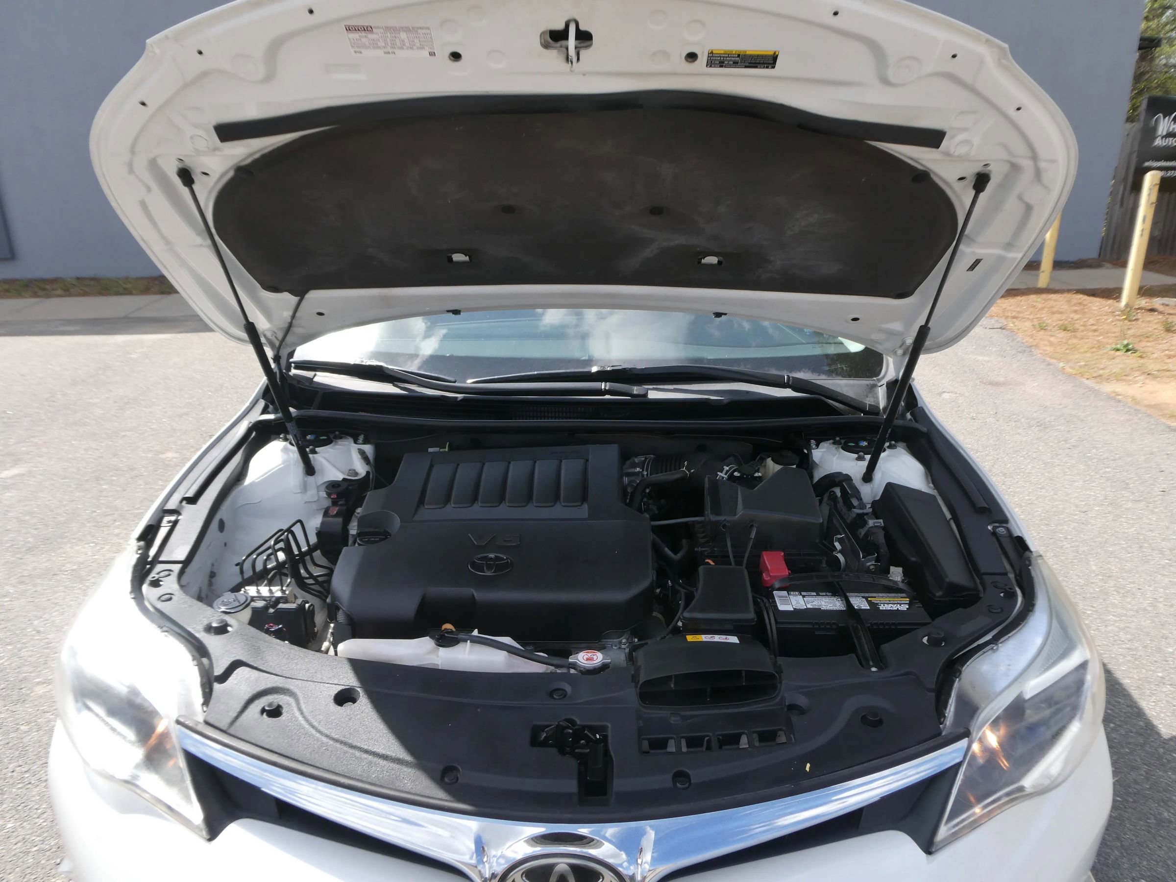 Used 2017 Toyota Avalon XLE Plus image 37