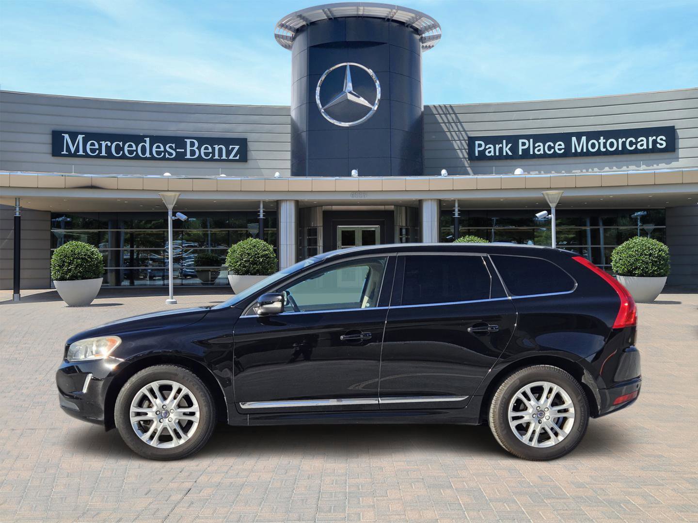 Used 2016 Volvo XC60 T5 Premier image 3