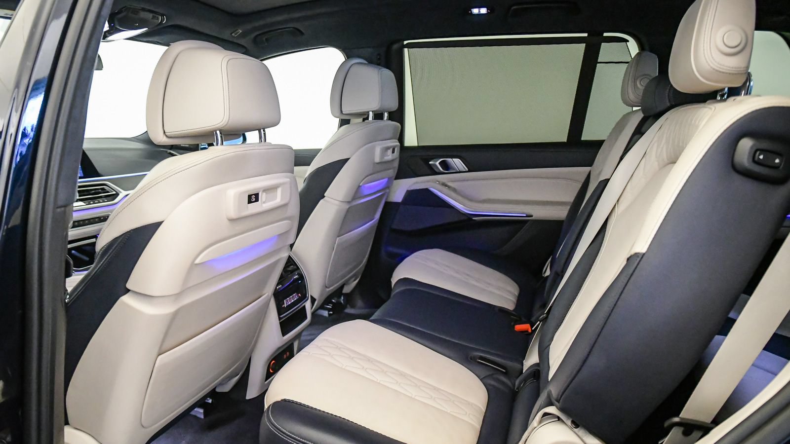 Used 2021 BMW X7 M50i w/ Executive Package AWD/4WD image 23