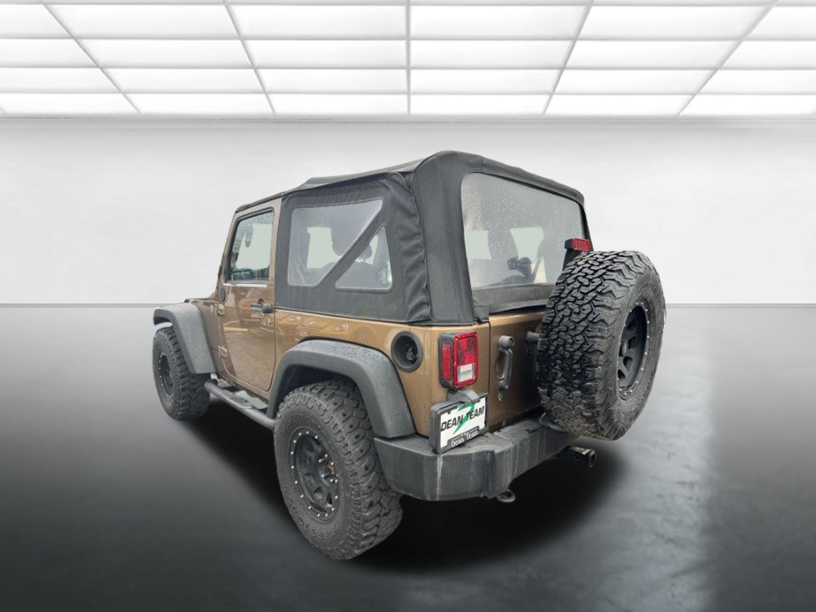 Used 2015 Jeep Wrangler Sport image 3