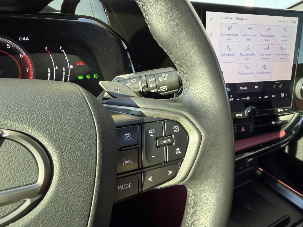 Used 2024 Lexus NX 350h AWD image 33