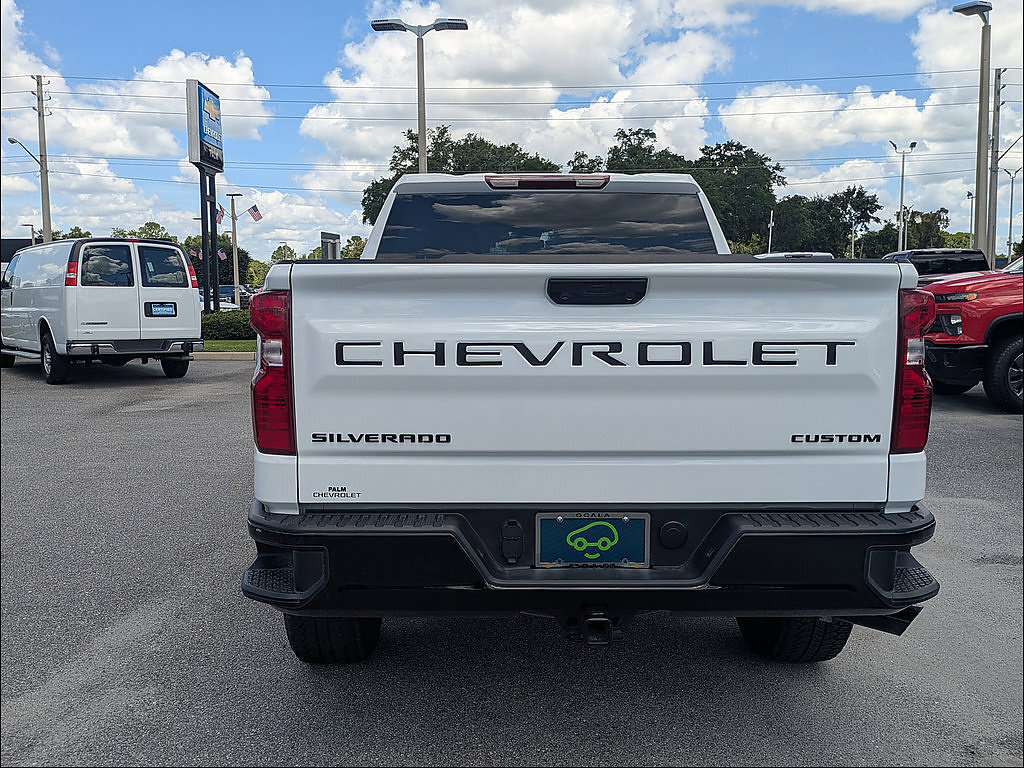 Certified 2025 Chevrolet Silverado 1500 Custom Trail Boss w/ Dark Appearance Package AWD/4WD image 6