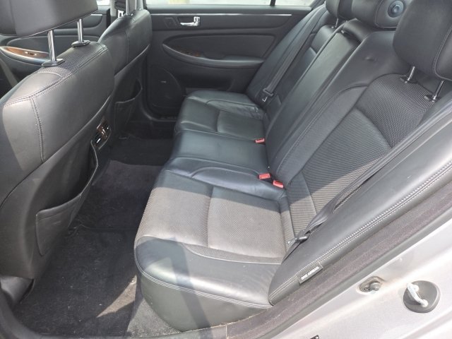 Used 2011 Hyundai Genesis 4.6 RWD image 12